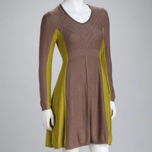 Jessica Simpson Colorblock Sweater Dress in green size Large